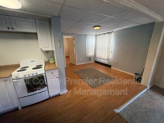 4 Henshaw Ct Unit 2 Rear
