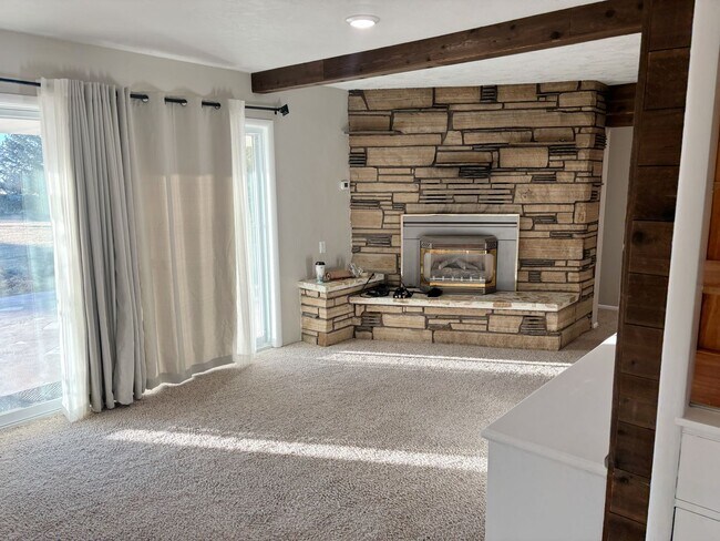 Photo - Spacious 6 Bed / 3 Bath Home in Rigby!