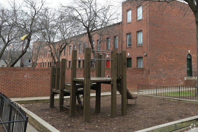 Upton Courts