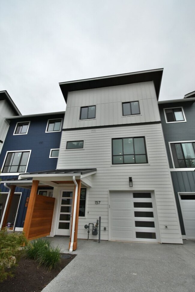 3bd/2.5ba Monroe Townhome - 3bd/2.5ba Monroe Townhome