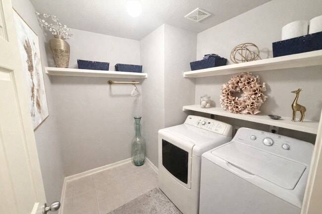 Photo - 4215 Oakview Creek Ln
