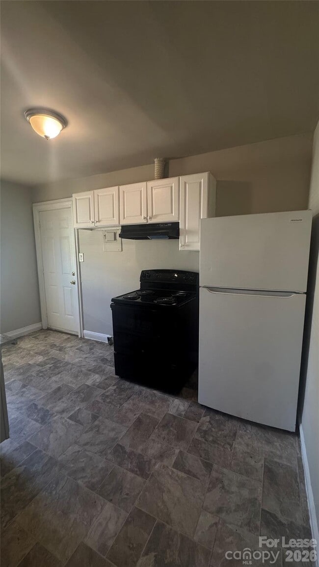 Photo - 2021 Lasalle St