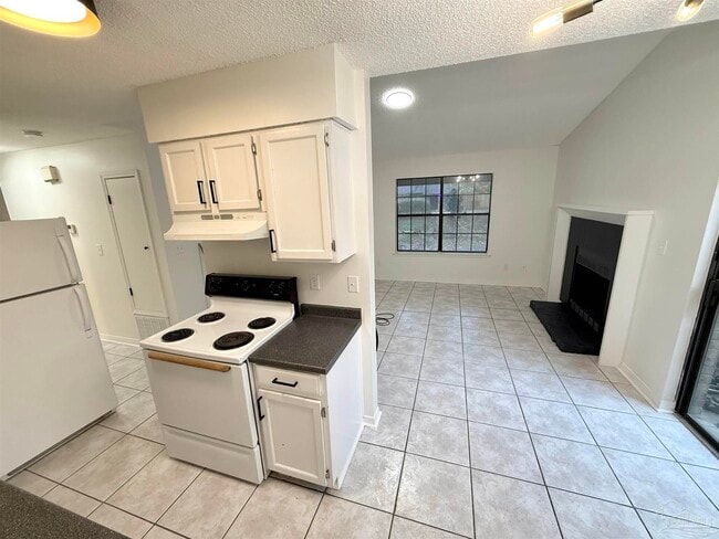 Photo - 9345 Chisholm Rd