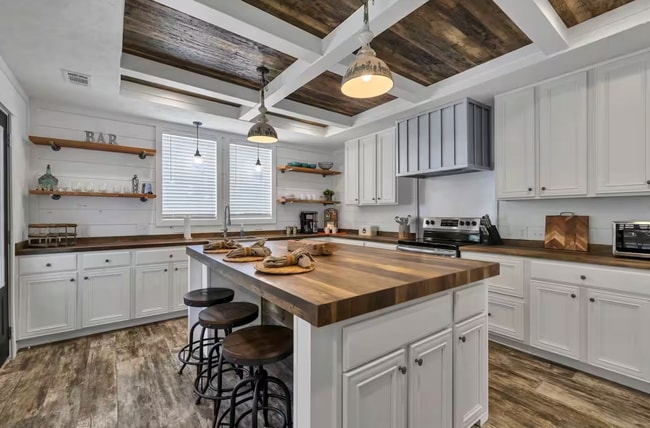 Photo - 22 Santana Dr