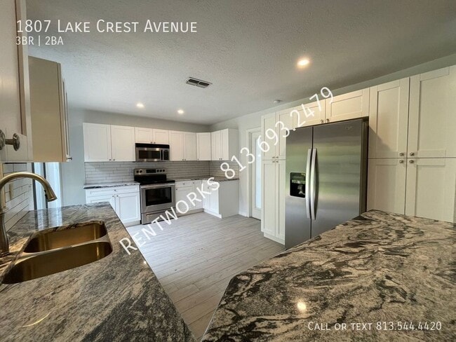 Photo - 1807 Lakecrest Ave