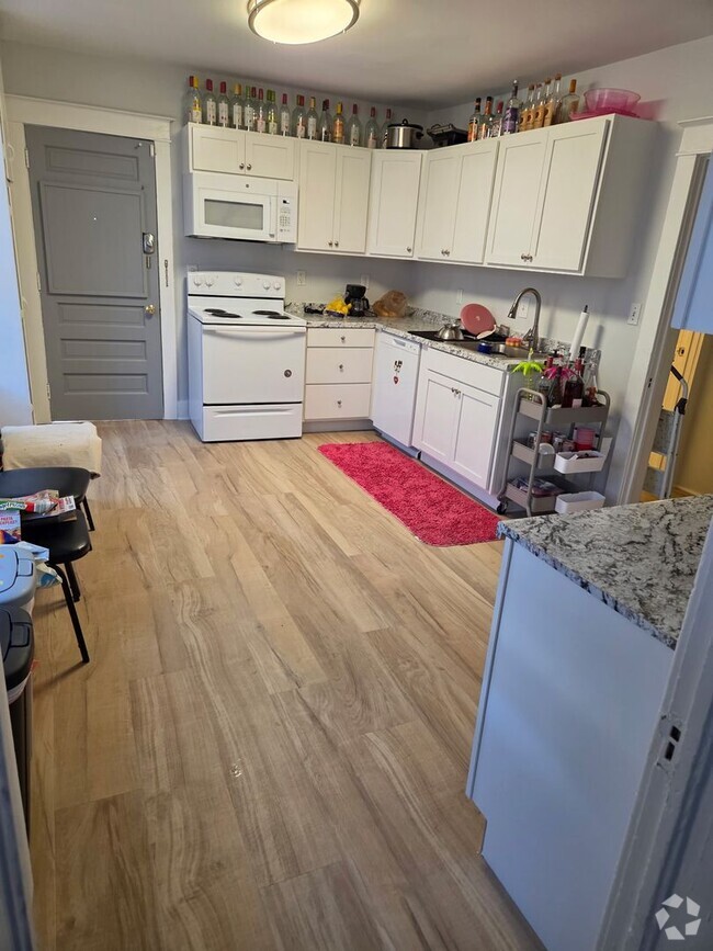 Building Photo - 208 N Normal St Rental