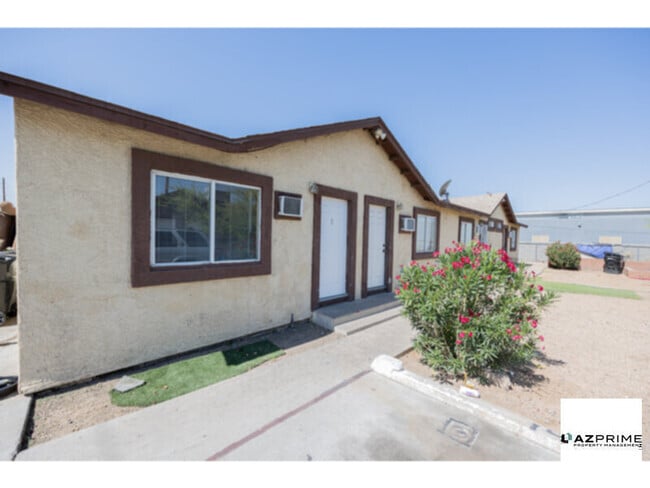 Building Photo - Welcome to your New Home in PhoenixA Cozy ...