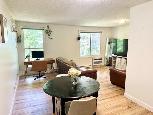 Photo - 392 S Main St Unidad 72