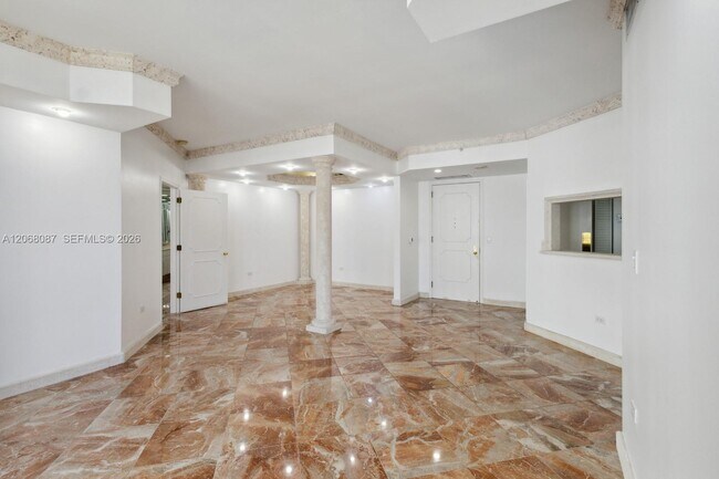 Photo - 888 Brickell Key Dr Unidad 1600