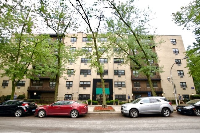 Building Photo - 430 W Barry Ave Unit 2C