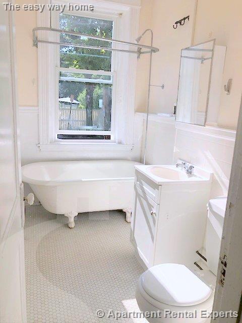 Photo - 72 Kirkland St Unidad #1