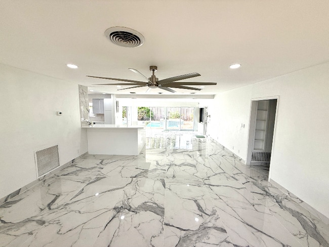 Photo - 2685 SE 5th St