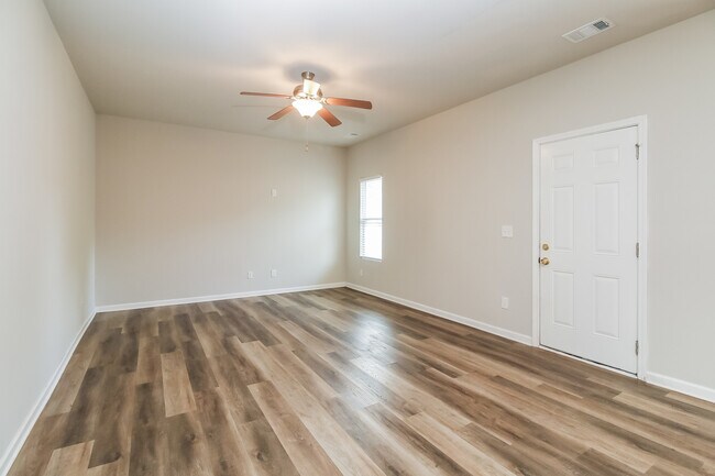 Photo - 125 Victory Ln