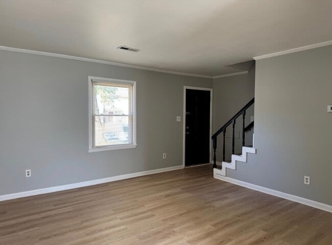 Photo - 900 Stevens Ct NE Unidad A