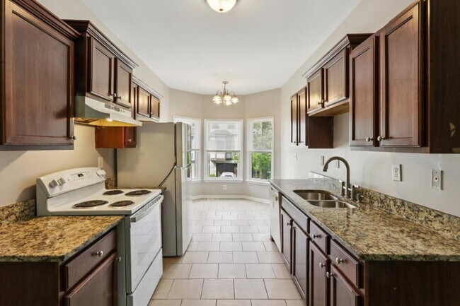 Photo - 739 Prince Pl NW
