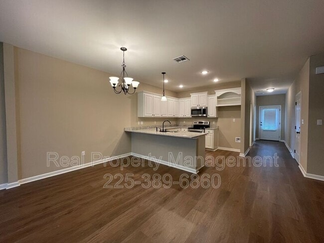 Photo - 17414 Berkshire Dr