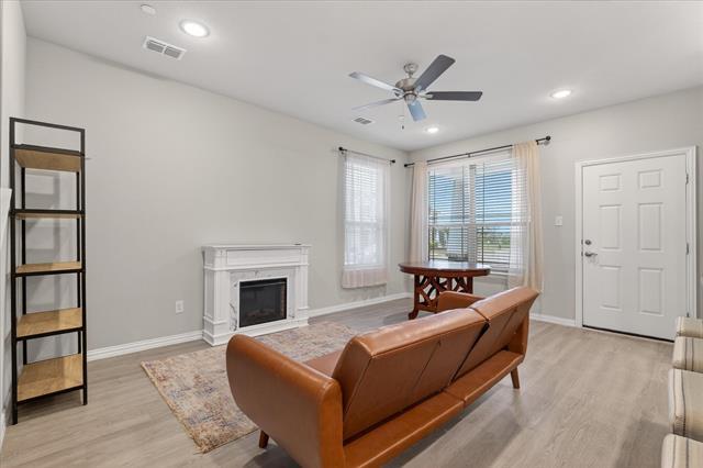 Photo - 2200 Davenport Dr