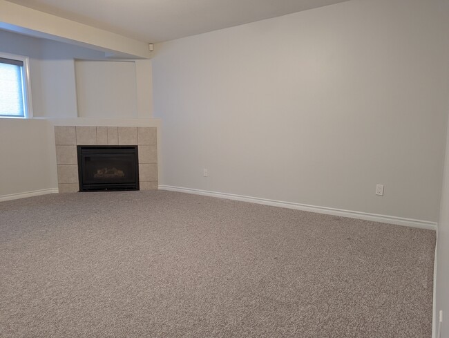 Photo - 13375-1237a 237a St