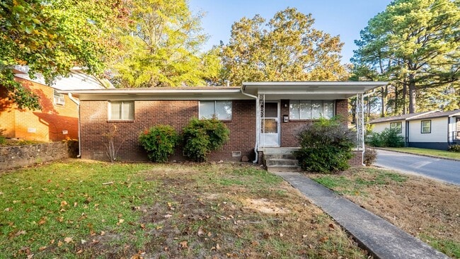 Photo - Midtown 3BR Near UAMS w/ Hardwoods, W/D, & Fenced Yard
