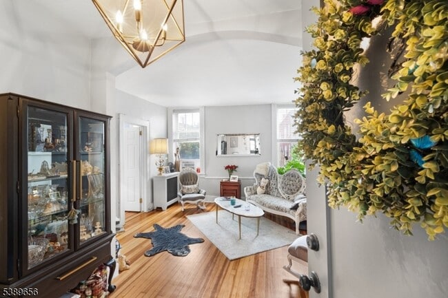 Photo - 396 Bloomfield Ave