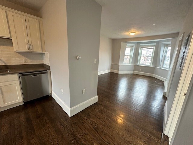 Photo - 10 Cross St E Unit 3