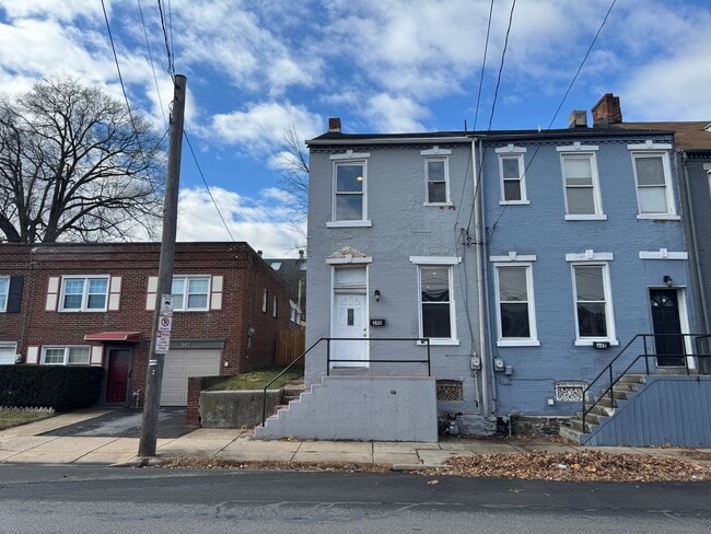 Photo - Beautiful 3 Bedroom Home with a Bonus Room in Lancaster City!