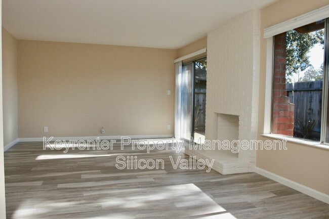 Photo - 937 Miramonte Ave Casa