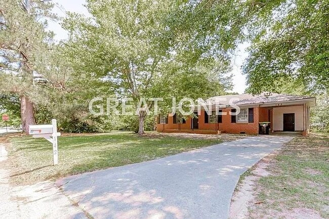 Photo - 142 Briardale Ave