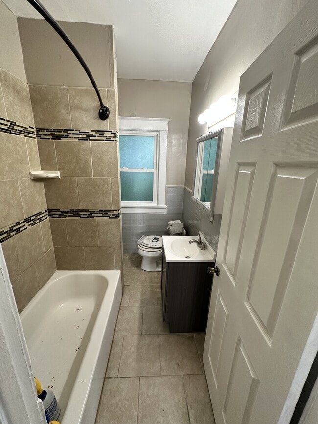 Photo - 2114 High St