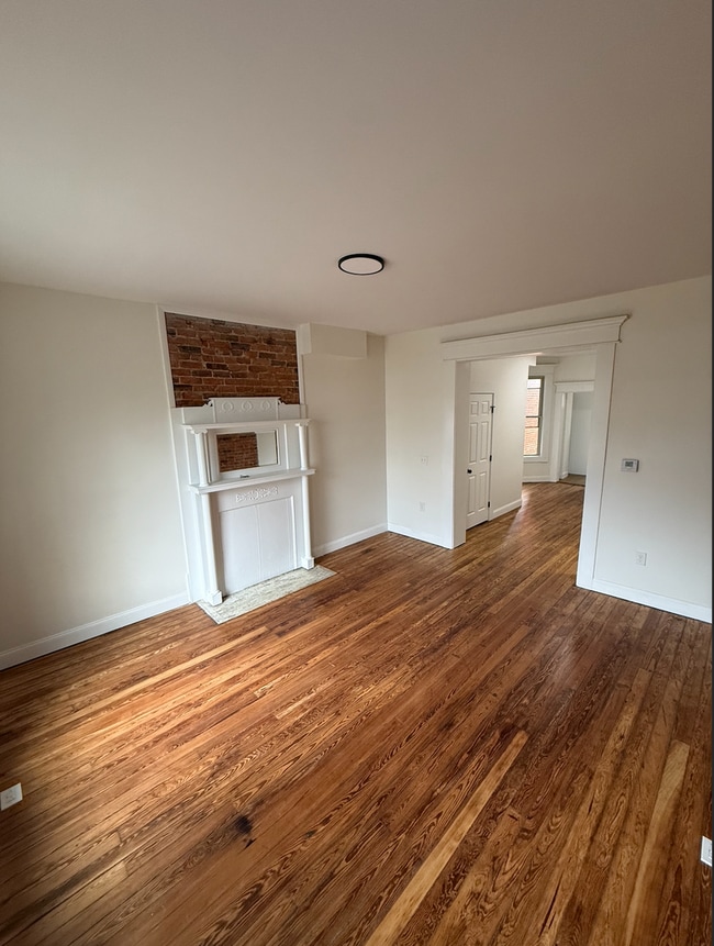 Photo - 433 Hanford St