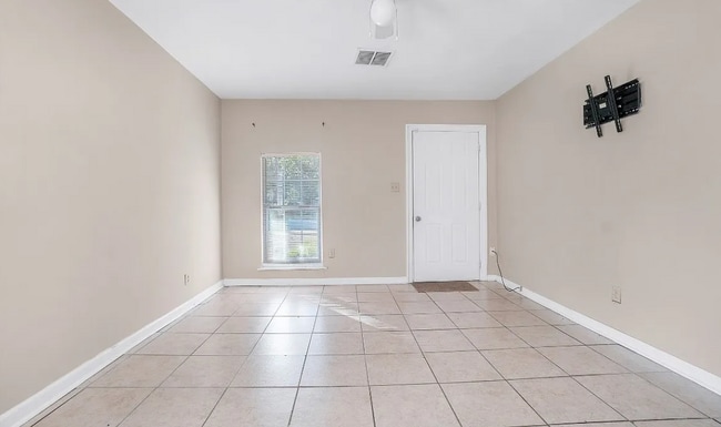 Photo - 6458 Pinebrook Dr