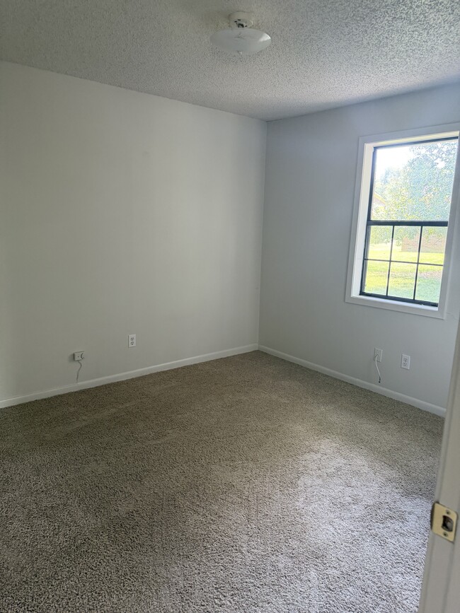 Photo - 2200 Holmes St