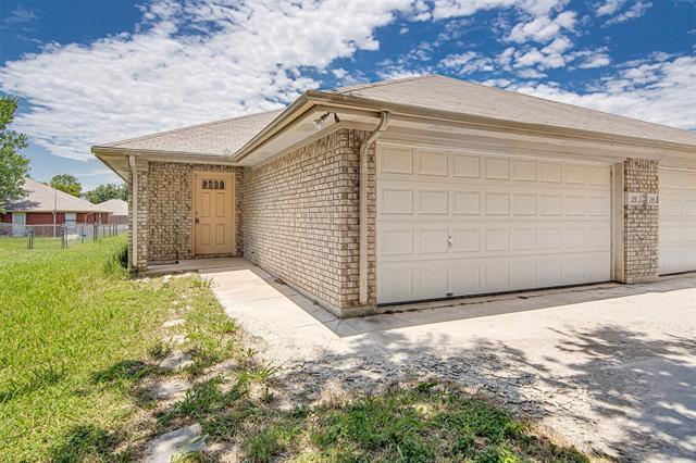 Photo - 210 Joshua Blvd