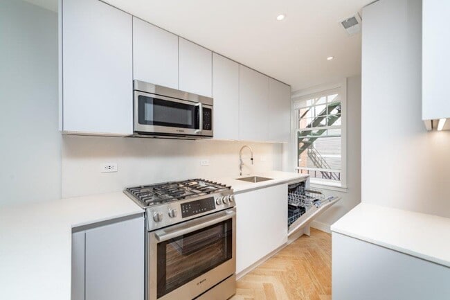 Building Photo - 30 Frost St Unit 1