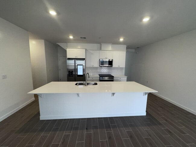 Photo - 1808 Mohave Rd S