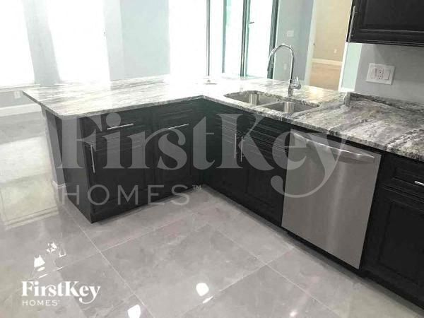 Photo - 2903 13th St W