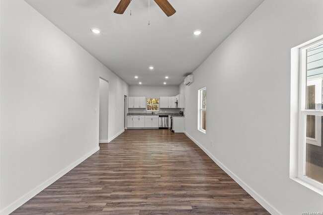 Photo - 117 Magendie St