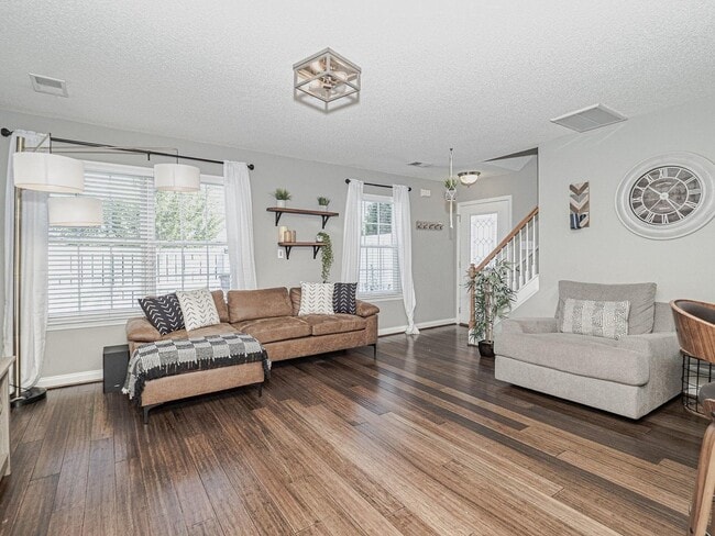 Photo - 8117 Bright Oak Trail