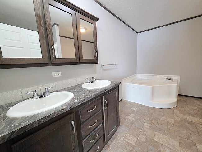 Photo - 151 Whippoorwill Ln