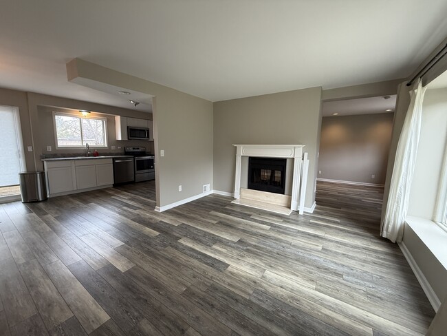 Photo - 1948 Henbert Rd