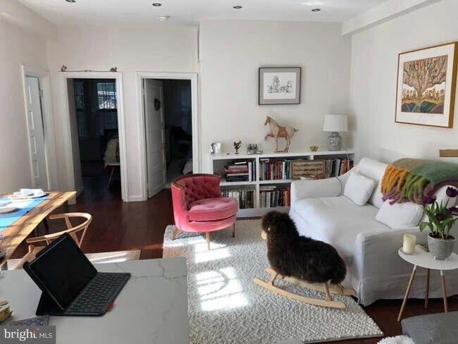 1410 26th St NW Unit 2