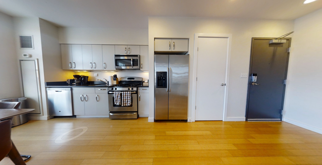 Building Photo - 108 E Brookline St Rental