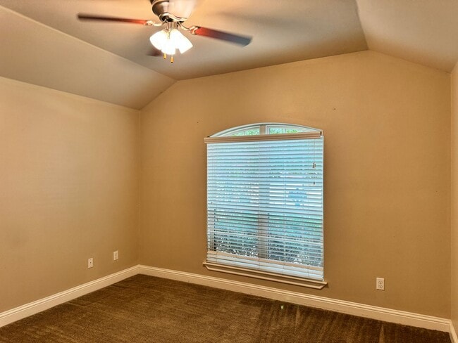 Photo - 6020 Grace Ave