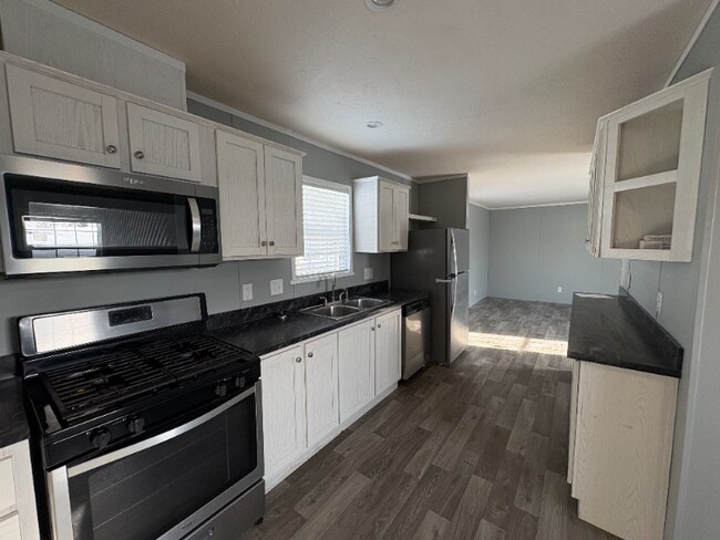 Photo - 352 Trillum Trail