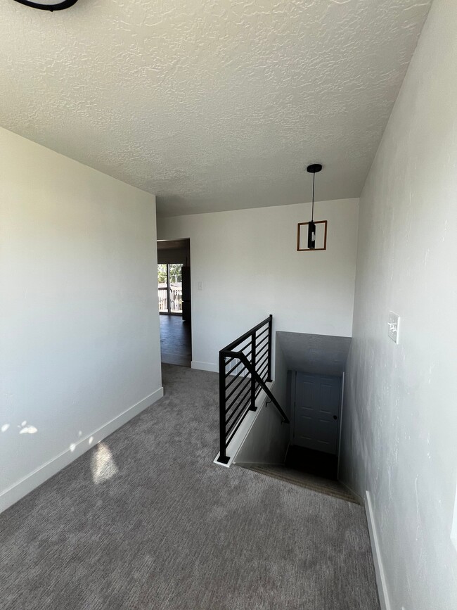 Photo - 1005 E Platinum Way