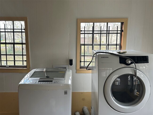 Photo - 4621 Davenport St