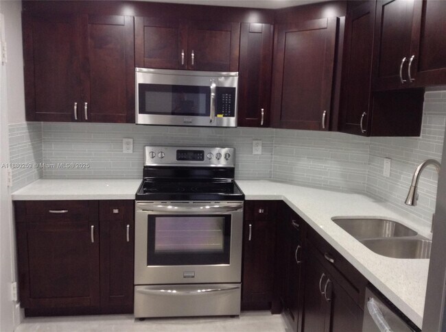 Building Photo - 500 Bayview Dr Unit 1727 Rental