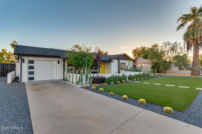 Photo - 6929 E 6th St