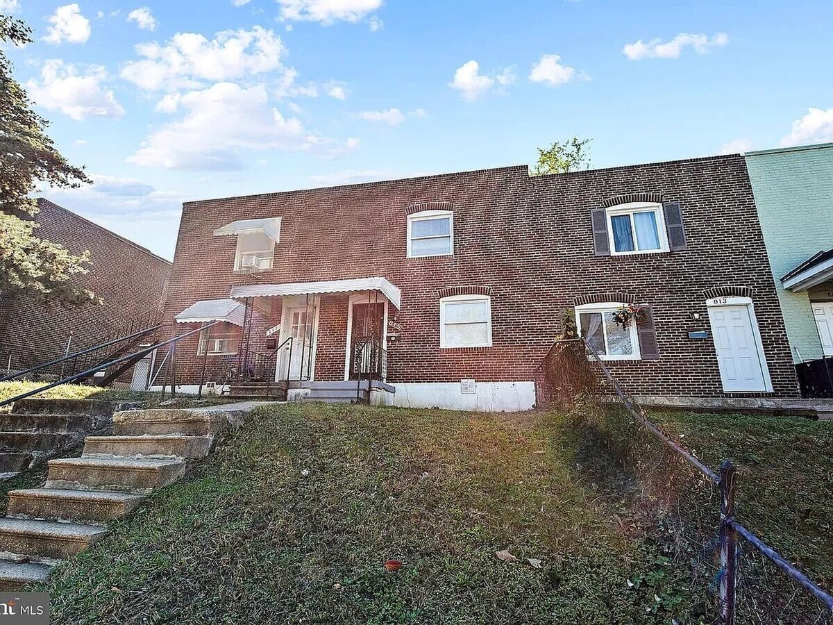 2bd 1 bath Townhouse in Heart of City by the Stadium! - 2bd 1 bath Townhouse in Heart of City by the Stadium! Unidad B