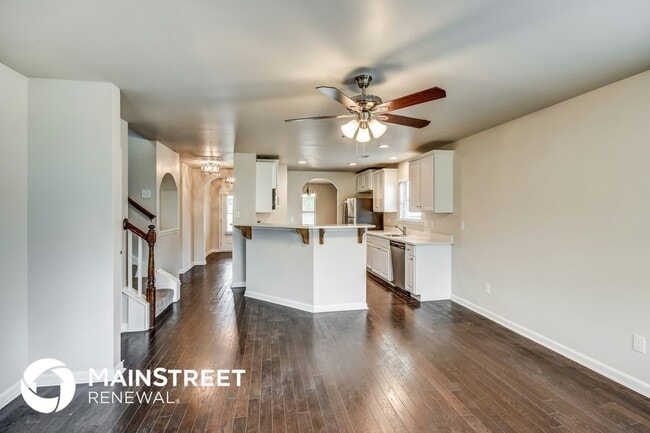 Photo - 6672 Woodford Ln